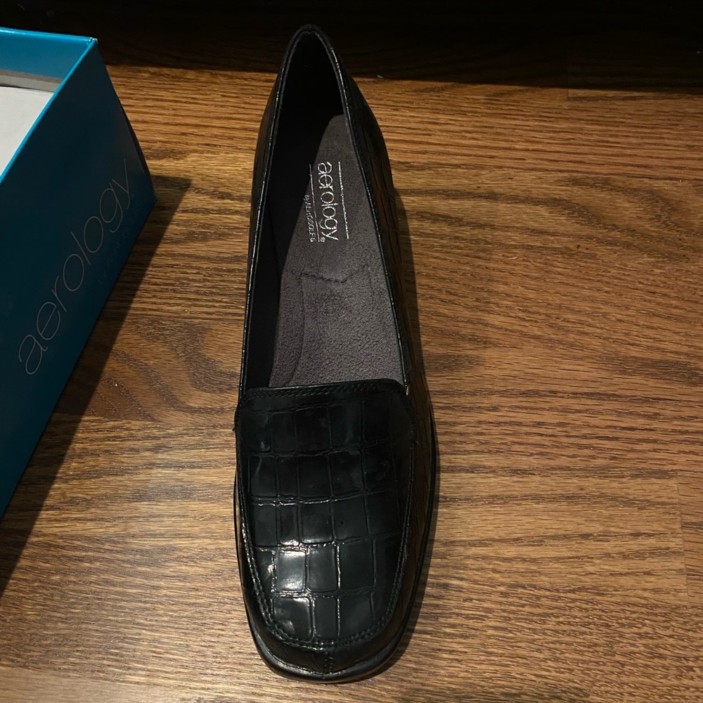 Up tempo black croco women’s shoe size 8.5